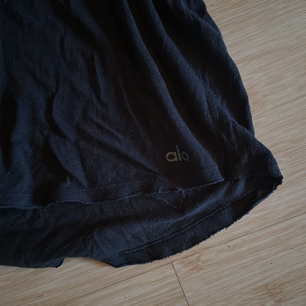 Black raw edge Alo tee - Picture 2 of 2